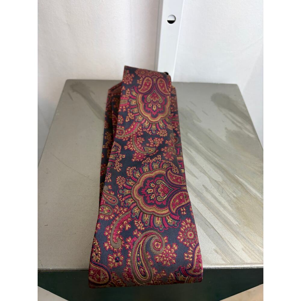 Massimo Bizzocchi Silk Italy Milano Tie Red Gold Gray Paisley Print 62" x 3.75"